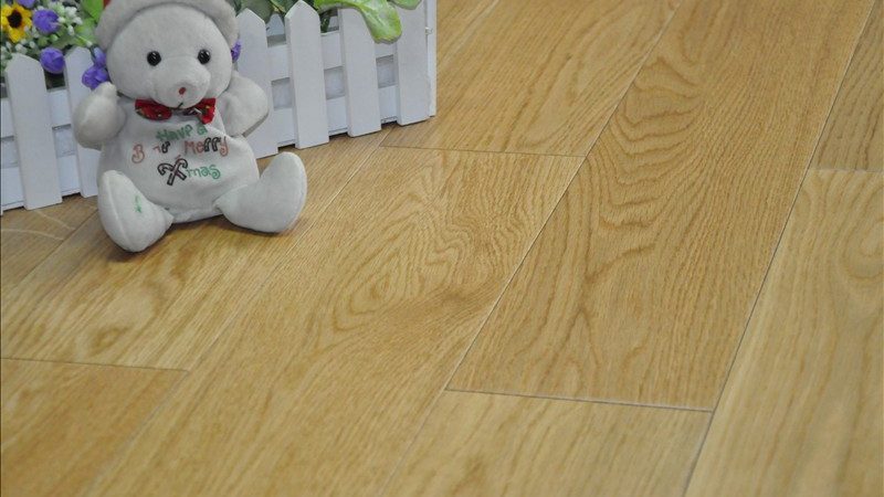 锁扣地板：揭秘其独特工艺与选购要点